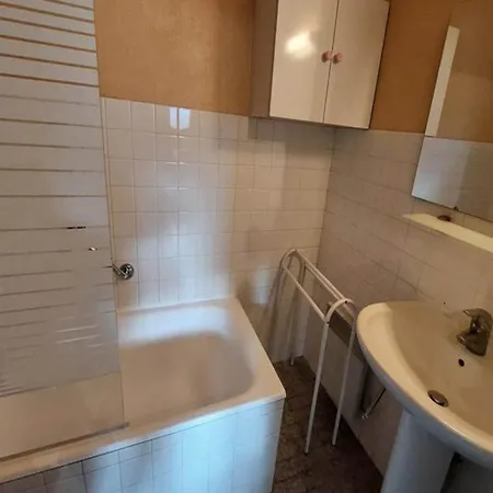 Studio For 2 People アパート エクスレバン