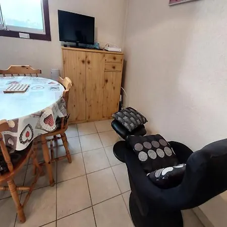 Studio For 2 People アパート *